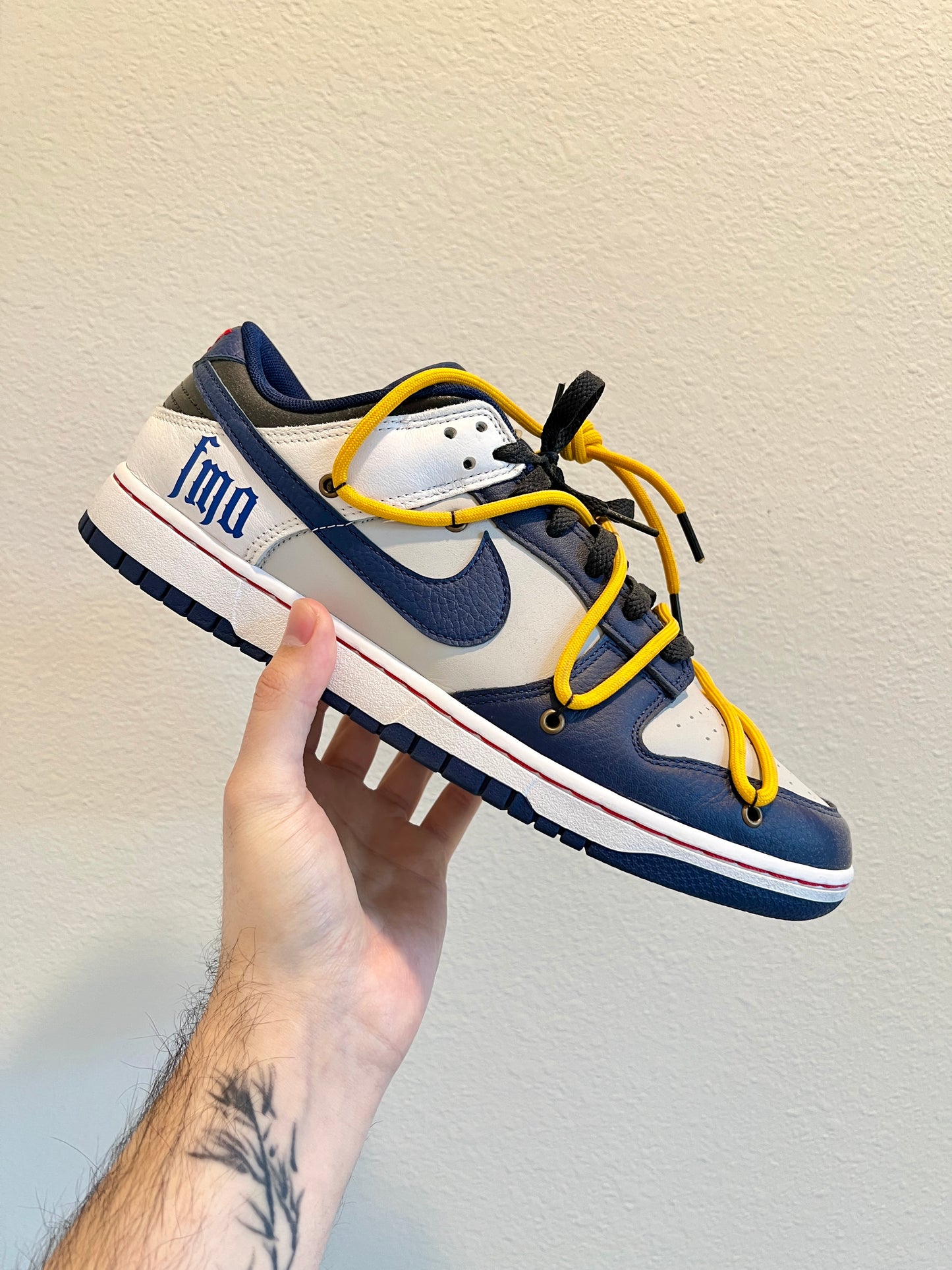 OFF- WHITE dunk x FMA