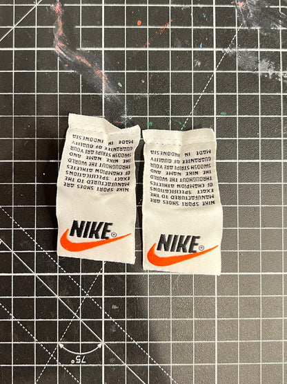 sneakers tags